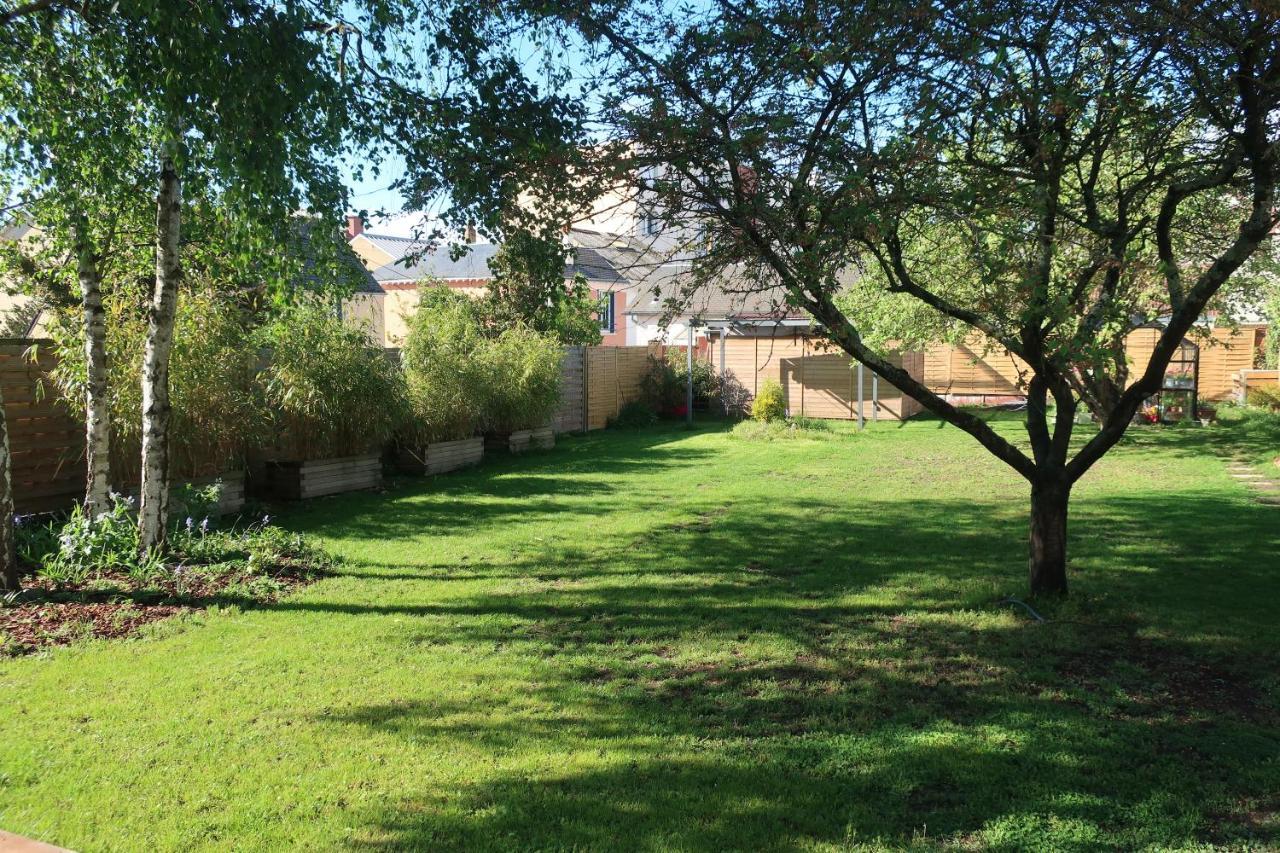 Bed and Breakfast Au Jardin De L'Eventail Le Mans Exterior foto