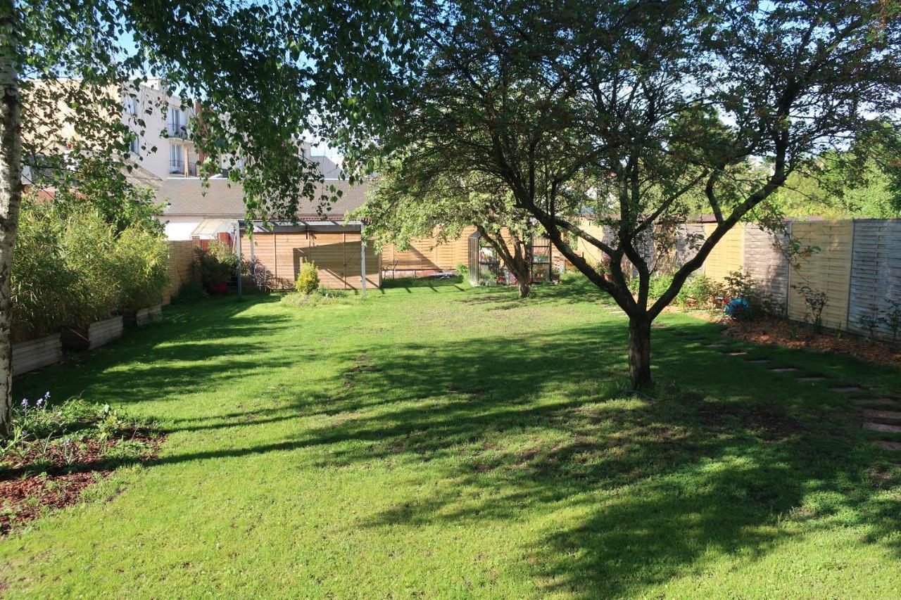 Bed and Breakfast Au Jardin De L'Eventail Le Mans Exterior foto